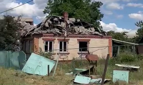 Російські війська обстріляли Слов’янськ. Є поранені, під завалами залишаються люди