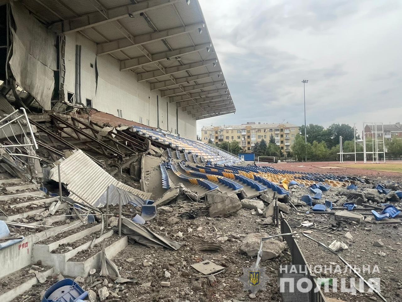 Изображение к публикацииРоссияне обстреляли стадион «Металлург» в Бахмуте — базу для олимпийских и паралимпийских чемпионов (ФОТО, ВИДЕО)