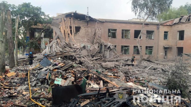 За добу росіяни завдали 8 ударів по Донеччині, вбили 1 та поранили 2 мешканців. Ситуація в області