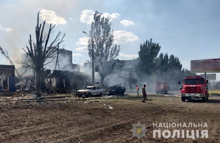 Окупанти вгатили по західній околиці Бахмута. Є постраждалі (ФОТО, ВІДЕО)