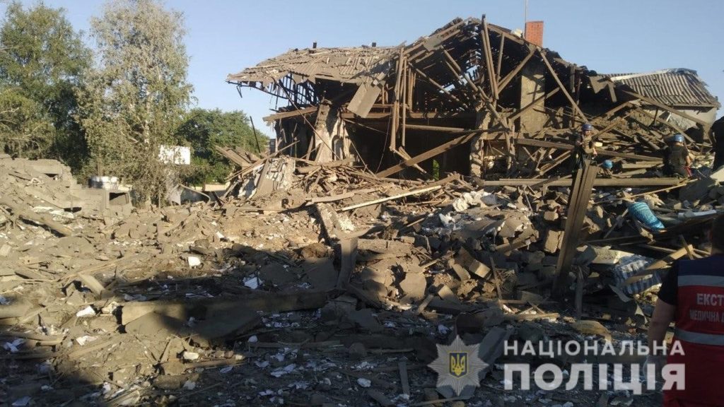 Щонайменше 10 мешканців Донеччини дістали поранень та 2 загинули через обстріли Росії 17 липня