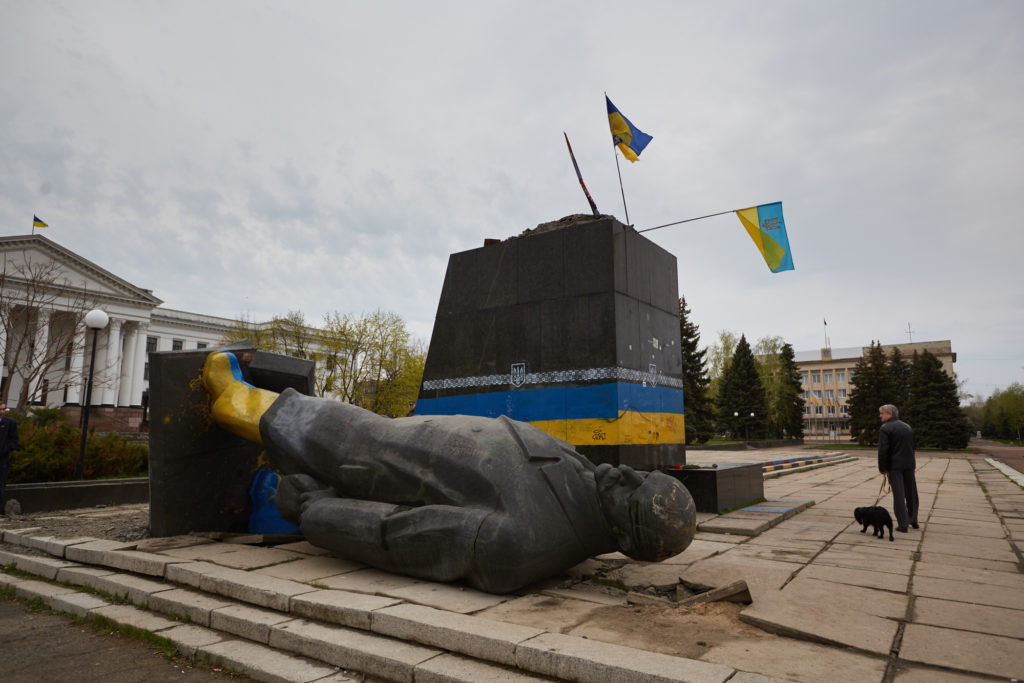 У Краматорську продадуть як лом статую Леніна. “За” проголосували навіть фракції від проросійських партій, — депутатка (ФОТО)