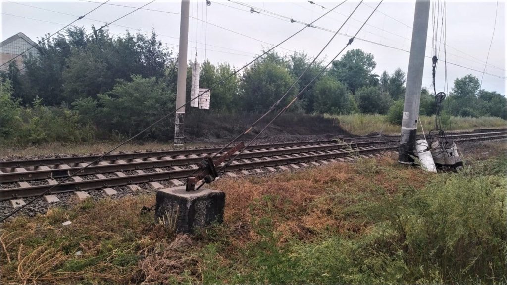У Костянтинівці російська армія обстрілами пошкодила залізничну колію. Ніхто не постраждав (ФОТО)