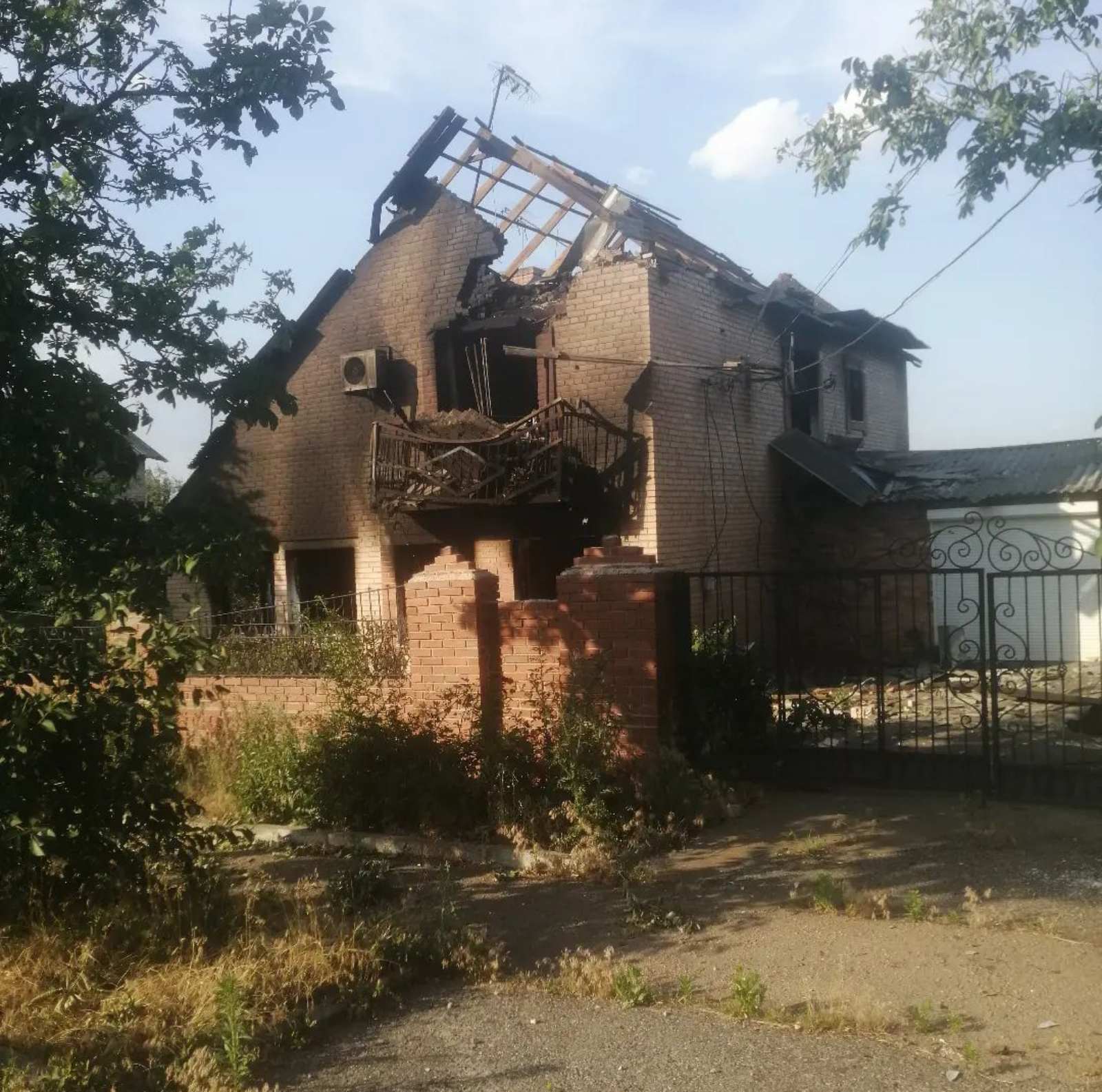 В Покровском оккупанты захватили территорию с 11 жителями и уничтожили 75% домов всего села (фото) 5
