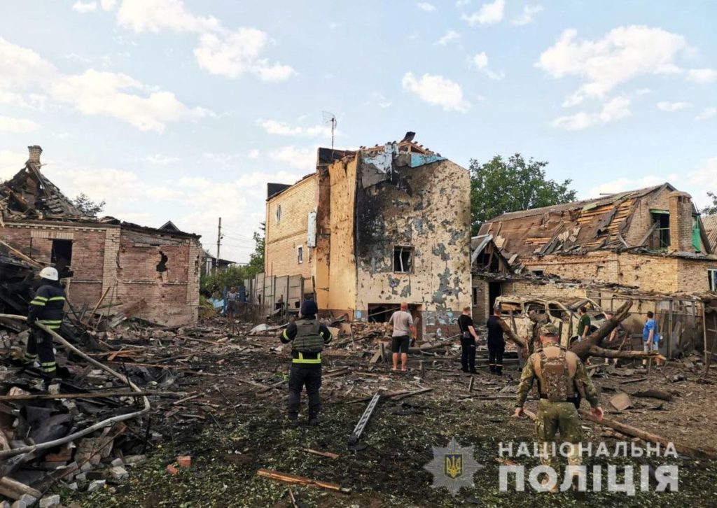Оккупанты в Донецкой области обстреляли более полусотни гражданских объектов, убили 4 и ранили 12 жителей (ФОТО)