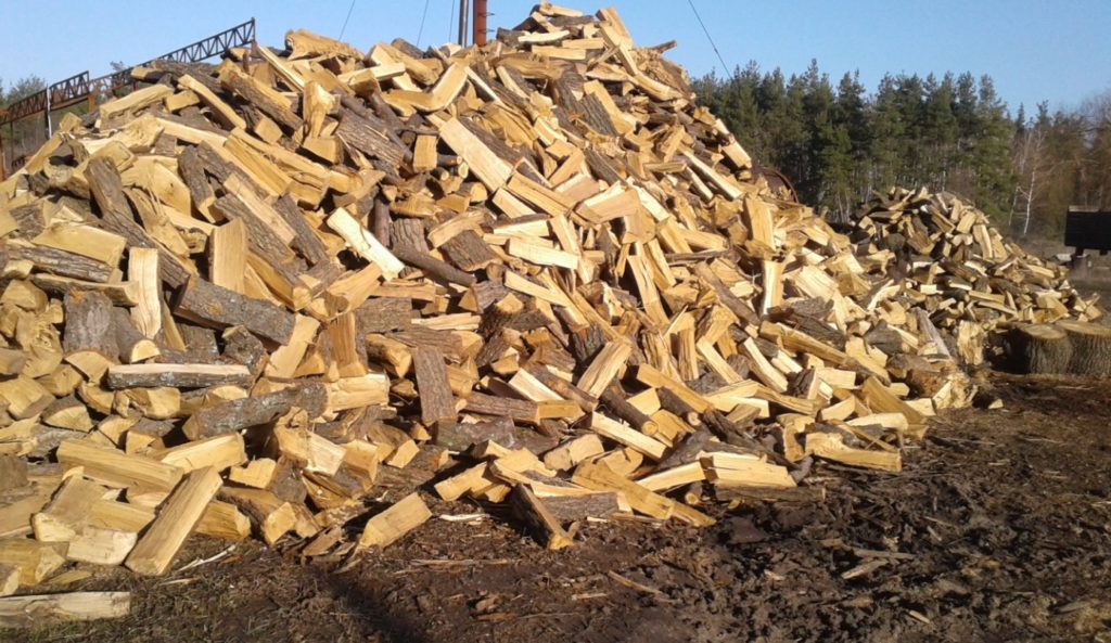 “10 из 11 объявлений — фейк”. В Донецкой области мошенники обещают привезти дрова и исчезают с деньгами. Как не стать жертвой