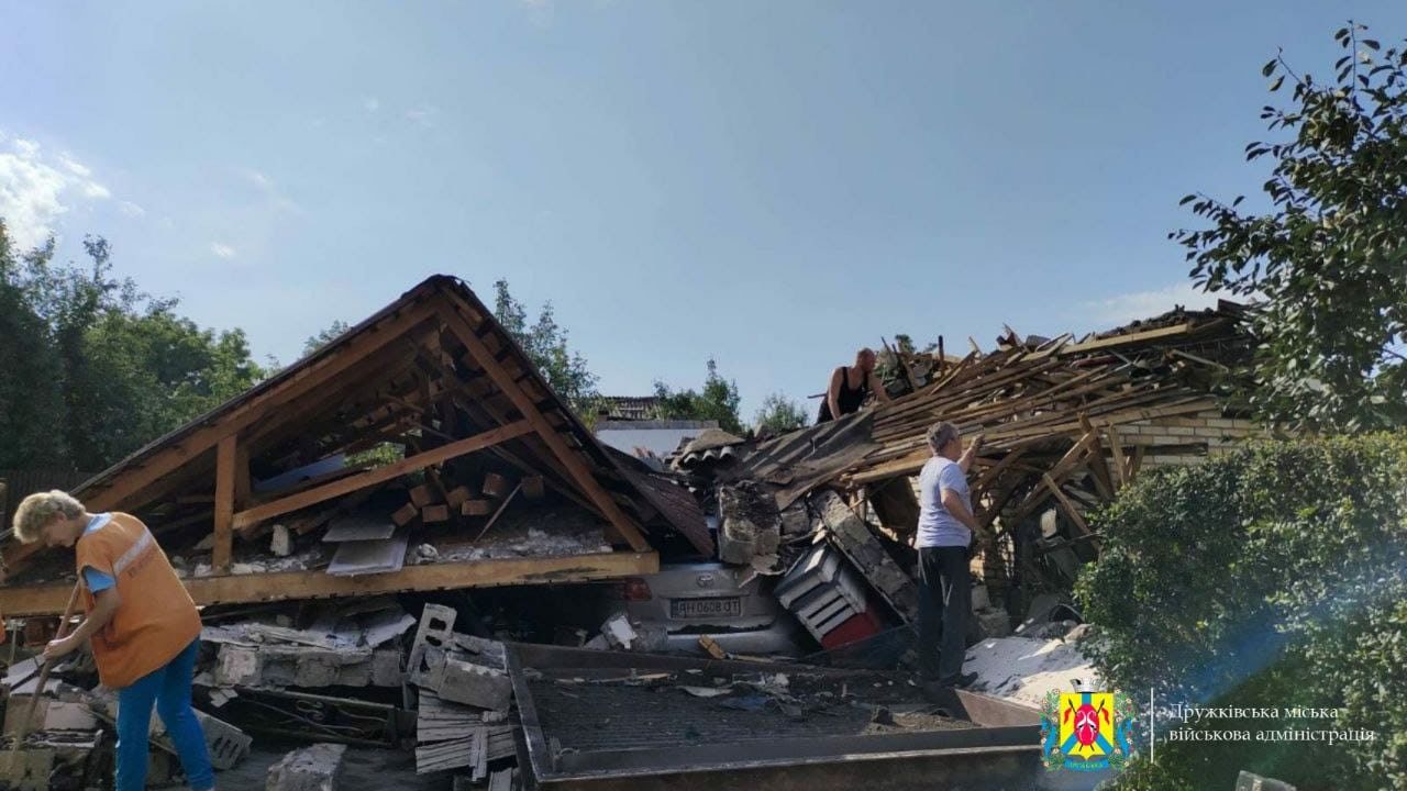 Оккупанты ударили по Дружковке и разрушили 10 гражданских домов (ФОТО, ВИДЕО) 1