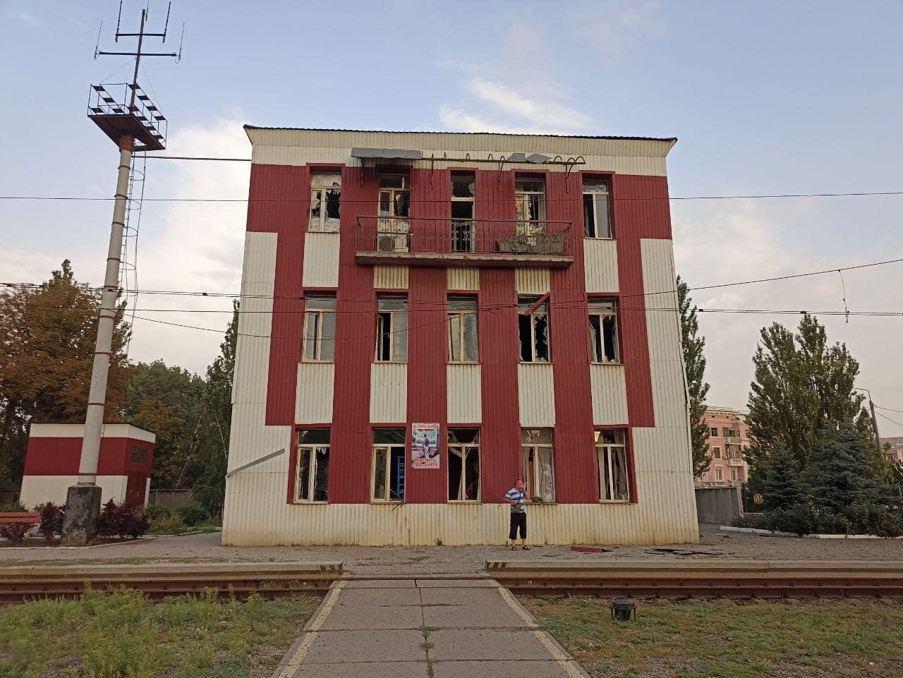 Вночі загарбники вдарили по залізниці та цивільних спорудах у Краматорську