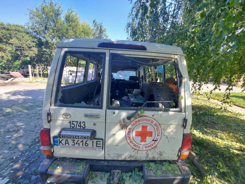 Окупанти у Слов’янську зруйнували базу українського Червоного Хреста