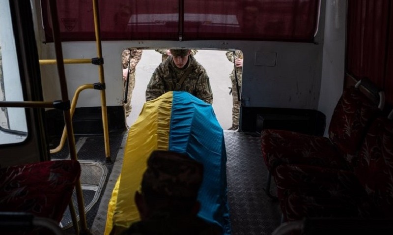 Еще 19 героев, погибших в боях за Украину, смогут похоронить в родных краях. Их тела вернули, — Минреинтеграции