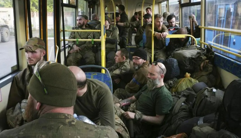 В Украину привезли первую партию писем от украинских пленников
