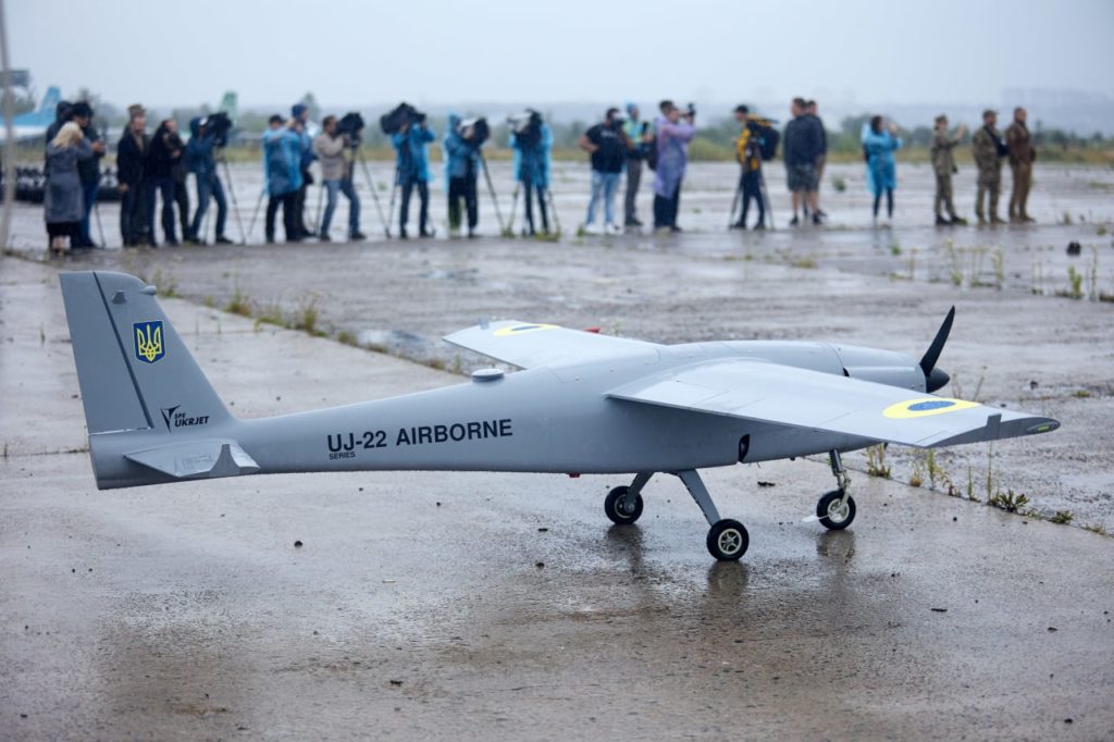 ЗСУ отримають нові 20 дронів-розвідників Fly Eye від благодійників