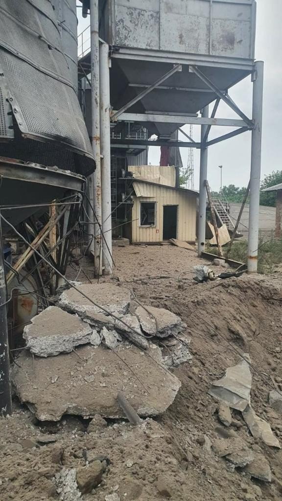 пошкоджені будівлі елеватору у Костянтинівці