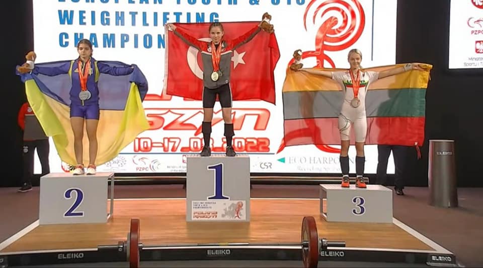 Тяжелоатлетка из Луганщины завоевала три медали на чемпионате Европы