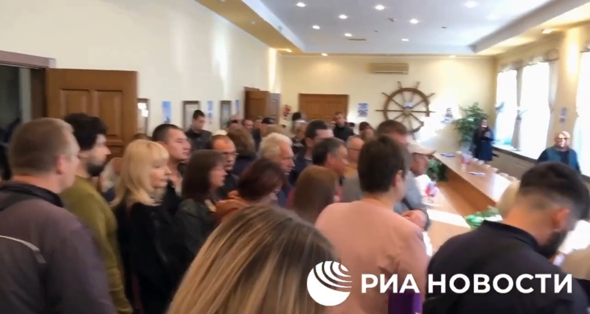 Перший день “референдуму” щодо приєднання окупованих територій України до Росії: як це було (фото, відео) 4