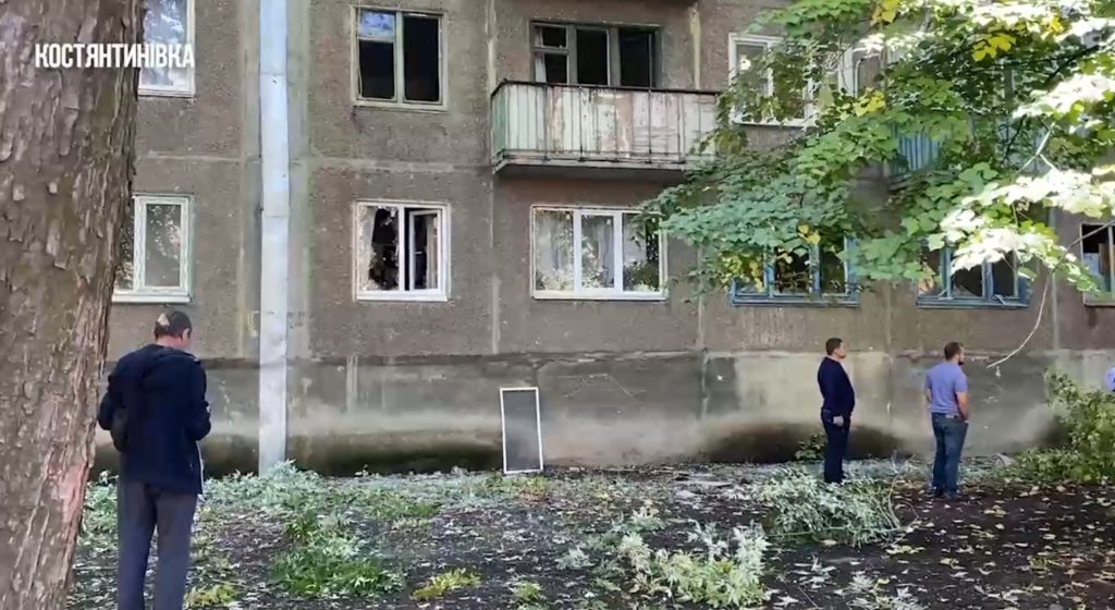 Российская армия обстреляла Константиновку: ранены 8 жителей, в том числе двухлетний ребенок, — администрация