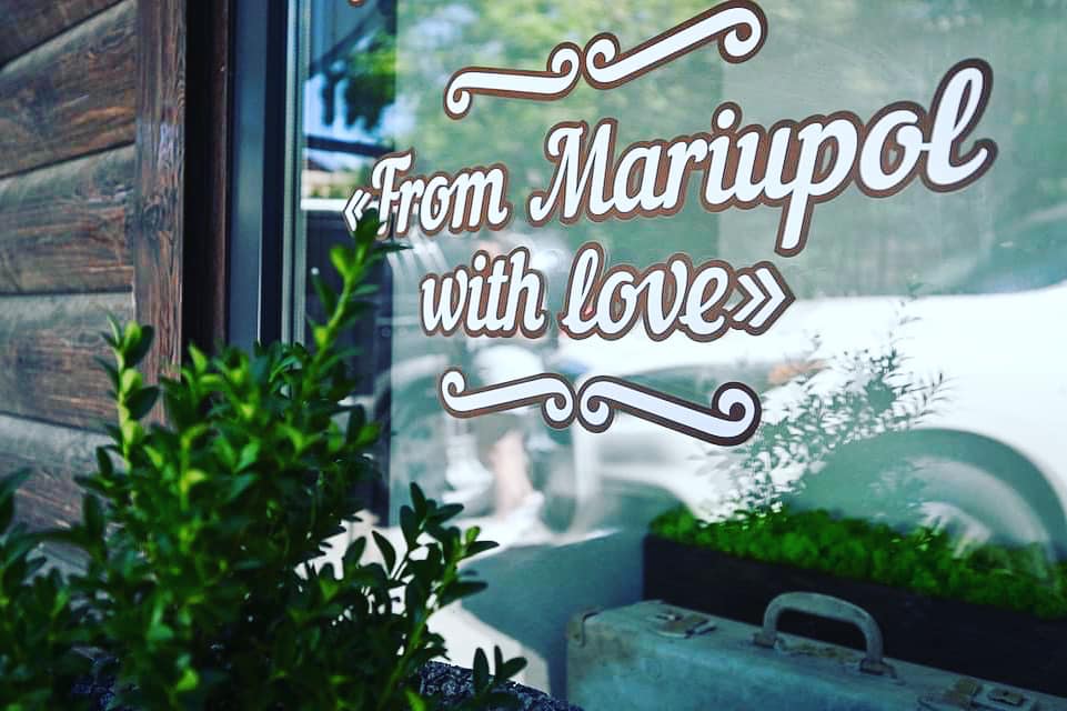 Місце, де б‘ється велике серце маленького Маріуполя: як працює у Дніпрі резиденція “Little Mariupol”