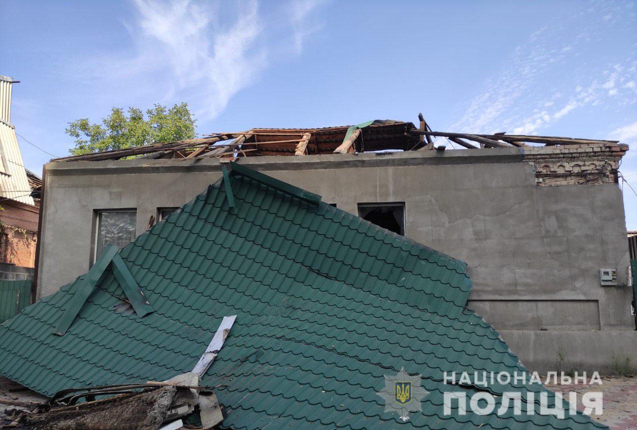 За добу окупанти обстріляли 11 населених пунктів Донеччини, гатили по мирних об’єктах (ФОТО) 4