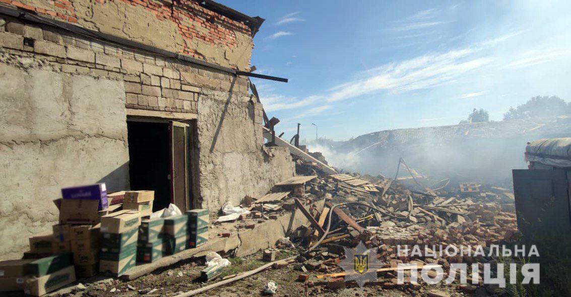 За добу окупанти обстріляли 11 населених пунктів Донеччини, гатили по мирних об’єктах (ФОТО) 1