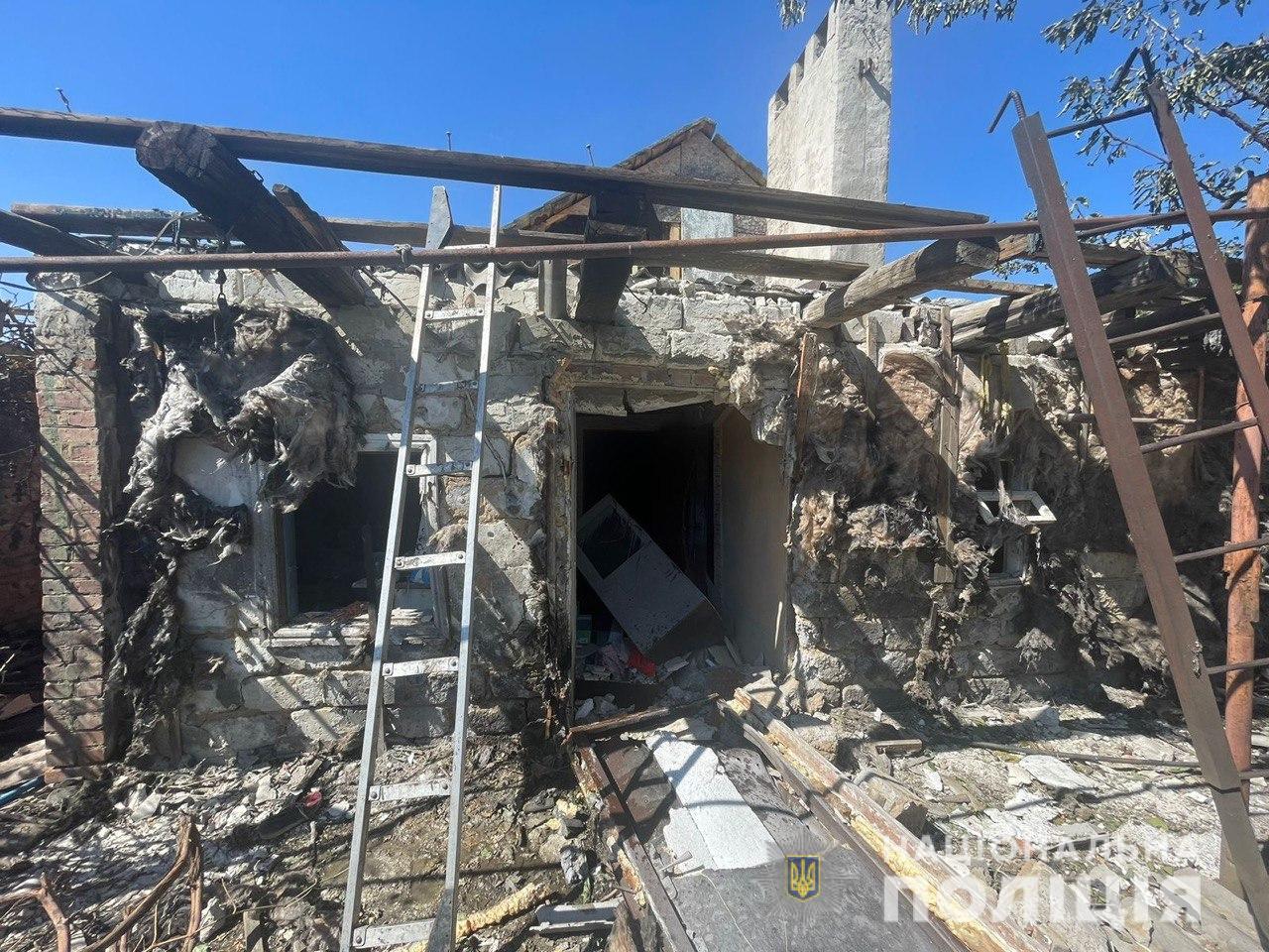 За добу окупанти обстріляли 11 населених пунктів Донеччини, гатили по мирних об’єктах (ФОТО) 2