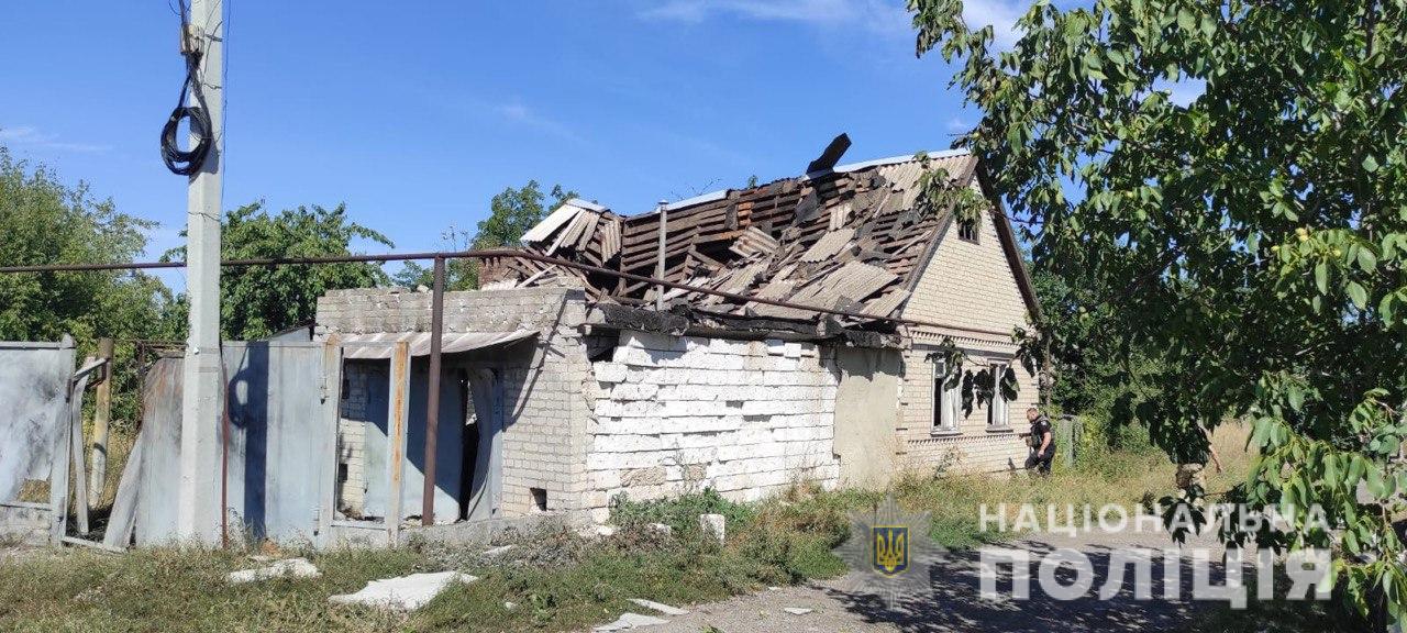 За добу окупанти обстріляли 11 населених пунктів Донеччини, гатили по мирних об’єктах (ФОТО) 7