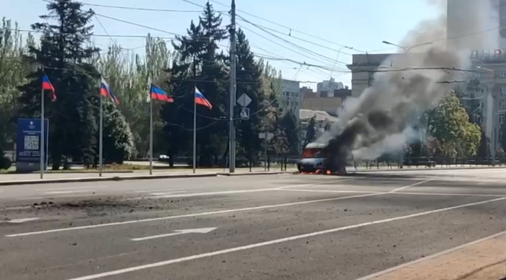 В центрі Донецька пролунали вибухи, повідомляють про 4 загиблих. Що відомо