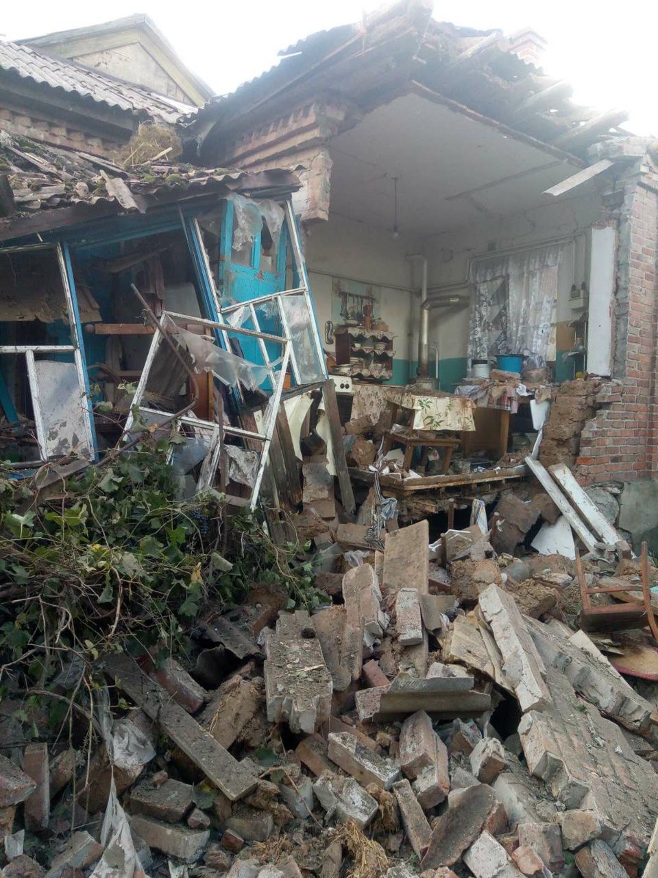 За суботу росіяни здійснили 14 атак по житлових районах Донеччини