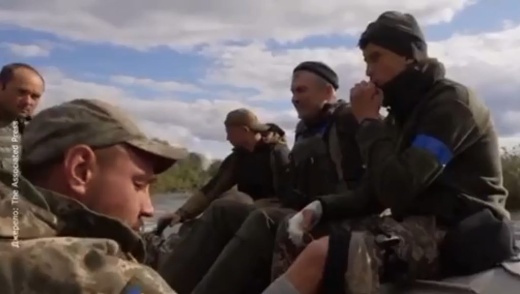 “Йшли по пояс у воді”. Українські військові розповіли, як звільняли Щурове, що на Донеччині (ВІДЕО)