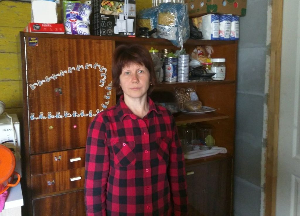 “Благодаря добрым людям мы выживаем в эвакуации”: рассказ матери и дочери людей на коляске из Новодружеска (ФОТО)