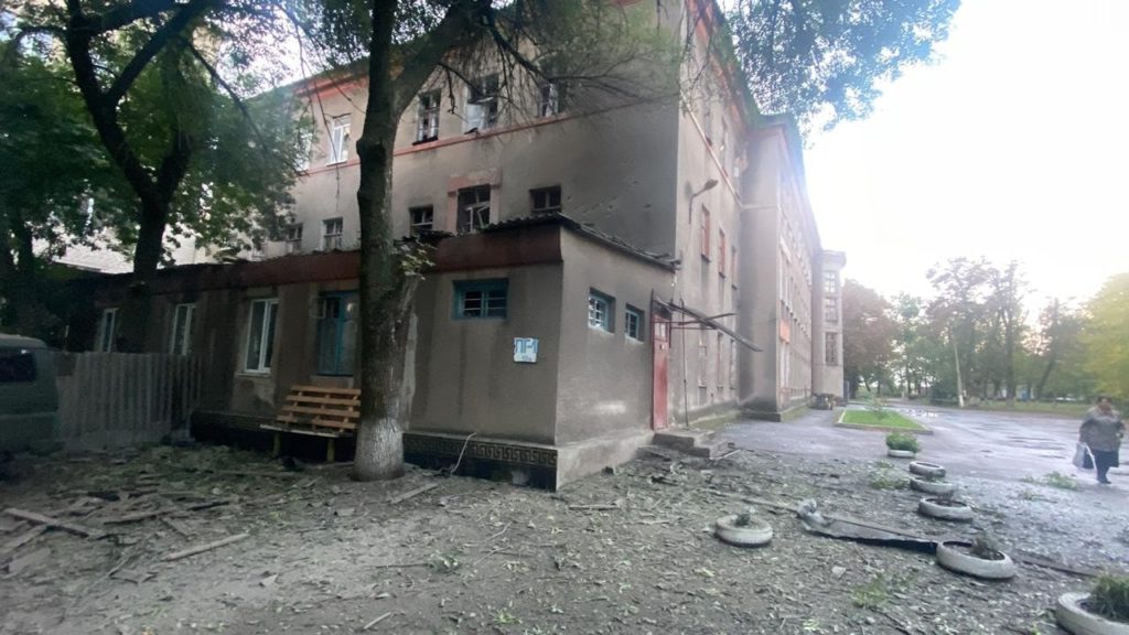 У Торецьку російські окупанти втретє обстріляли лікарню. Поранена медсестра, — головний лікар (ФОТО)