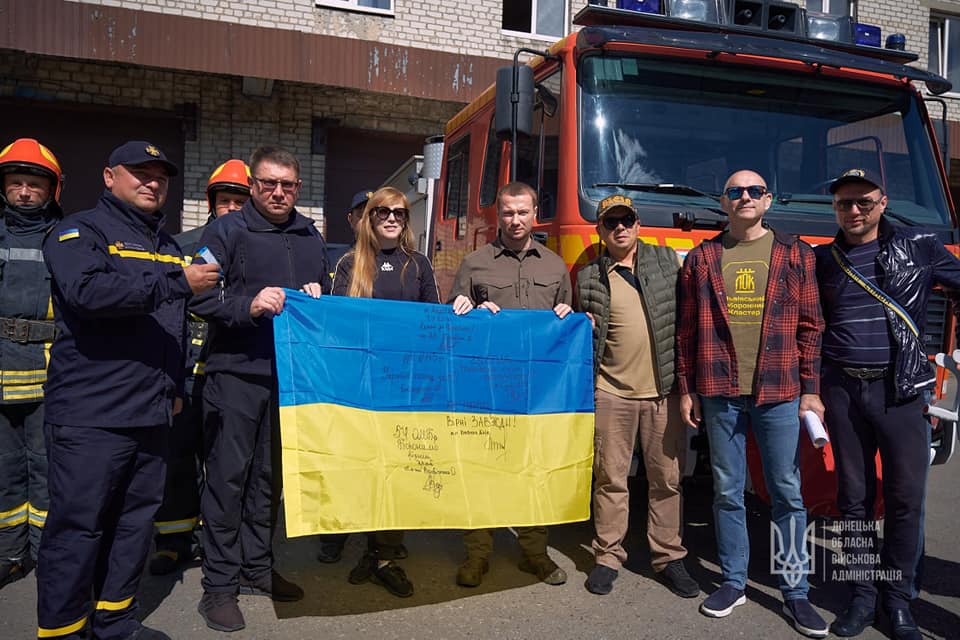 рятувальники ДСНС та керівник ДонОВА у Покровську