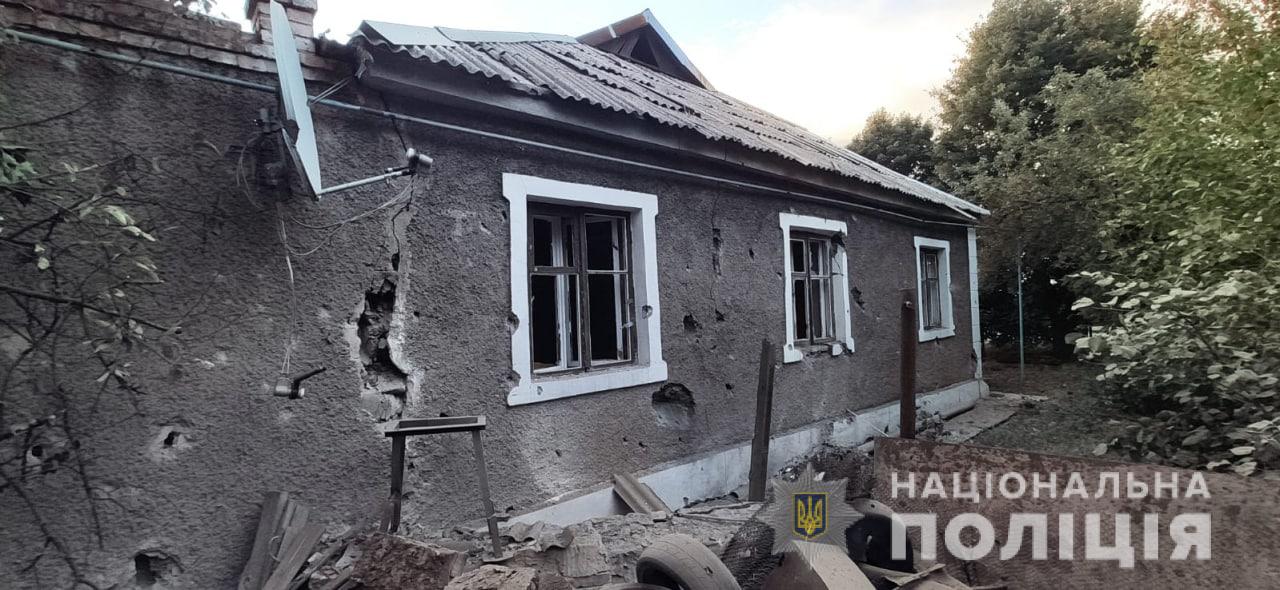 8 вересня окупанти обстріляли Донеччину 26 разів, зруйнували щонайменше 39 житлових будинків (ФОТО) 9