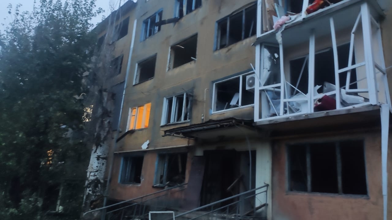 Сутки на Донетчине: россияне убили 5 местных жителей, разрушили несколько десятков домов, две школы и детсад (обновлено) 8