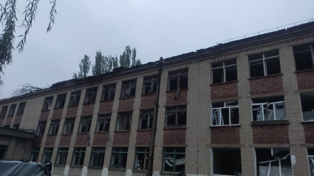 Сутки на Донетчине: россияне убили 5 местных жителей, разрушили несколько десятков домов, две школы и детсад (обновлено) 9