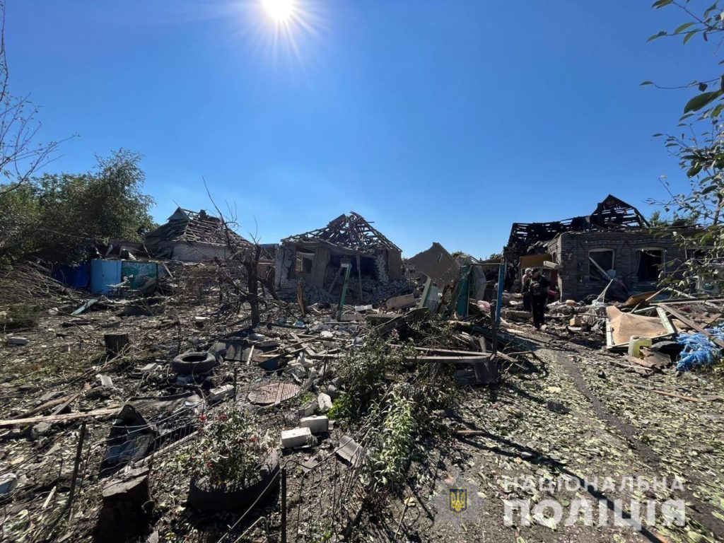 У суботу під російським вогнем загинули 5 мешканців Донеччини, ще 18 поранені. Постраждали 14 міст і сіл (ФОТО)