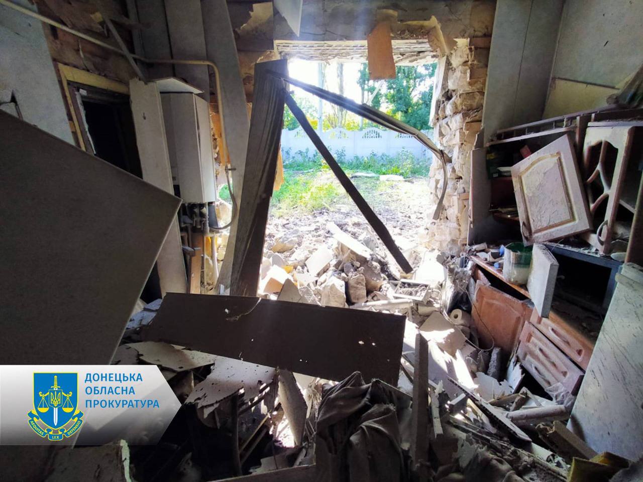Есть погибшие и раненые: жилые районы Торецка дважды попали под обстрел оккупантов (ФОТО, ВИДЕО) 6