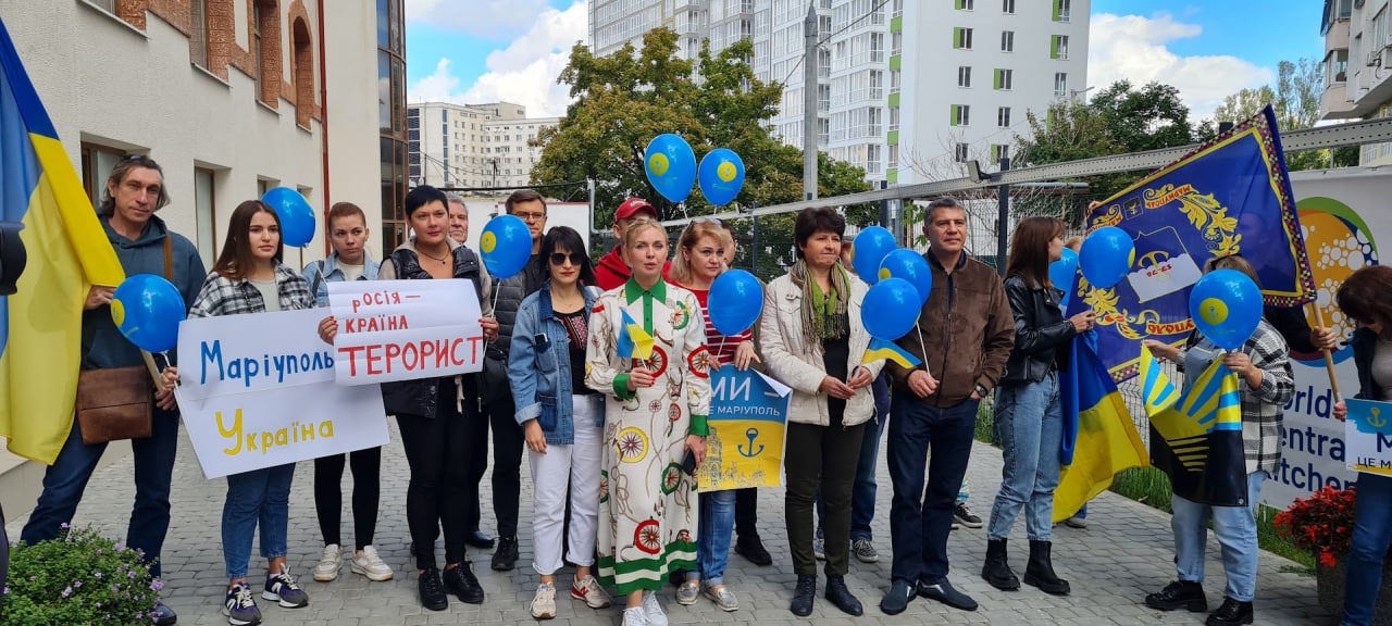 “Ні” фейковому референдуму: переселенці з Лимана та Маріуполя вийшли на мітинги (ФОТО, ВІДЕО) 7