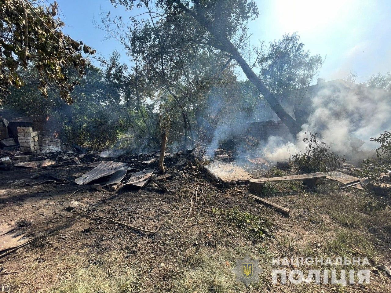 пожар частного дома после обстрела в Донецкой области