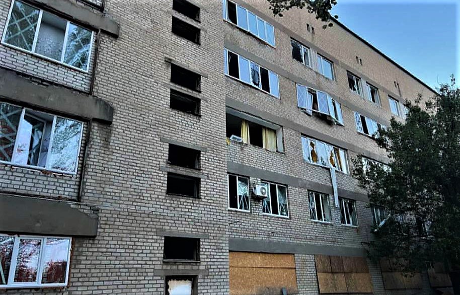 Росіяни обстріляли ракетами Краматорськ. Постраждали лікарня та житлові будинки (ФОТО)