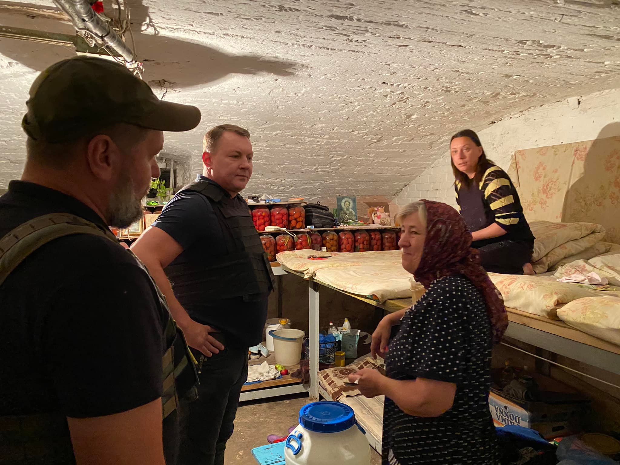 Из Святогорской Лавры удалось эвакуировать 17 человек (ФОТО) 3