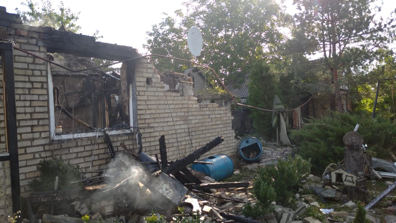 Росіяни обстріляли Торецьк: постраждала лікарня і приватні будинки (ФОТО) 4