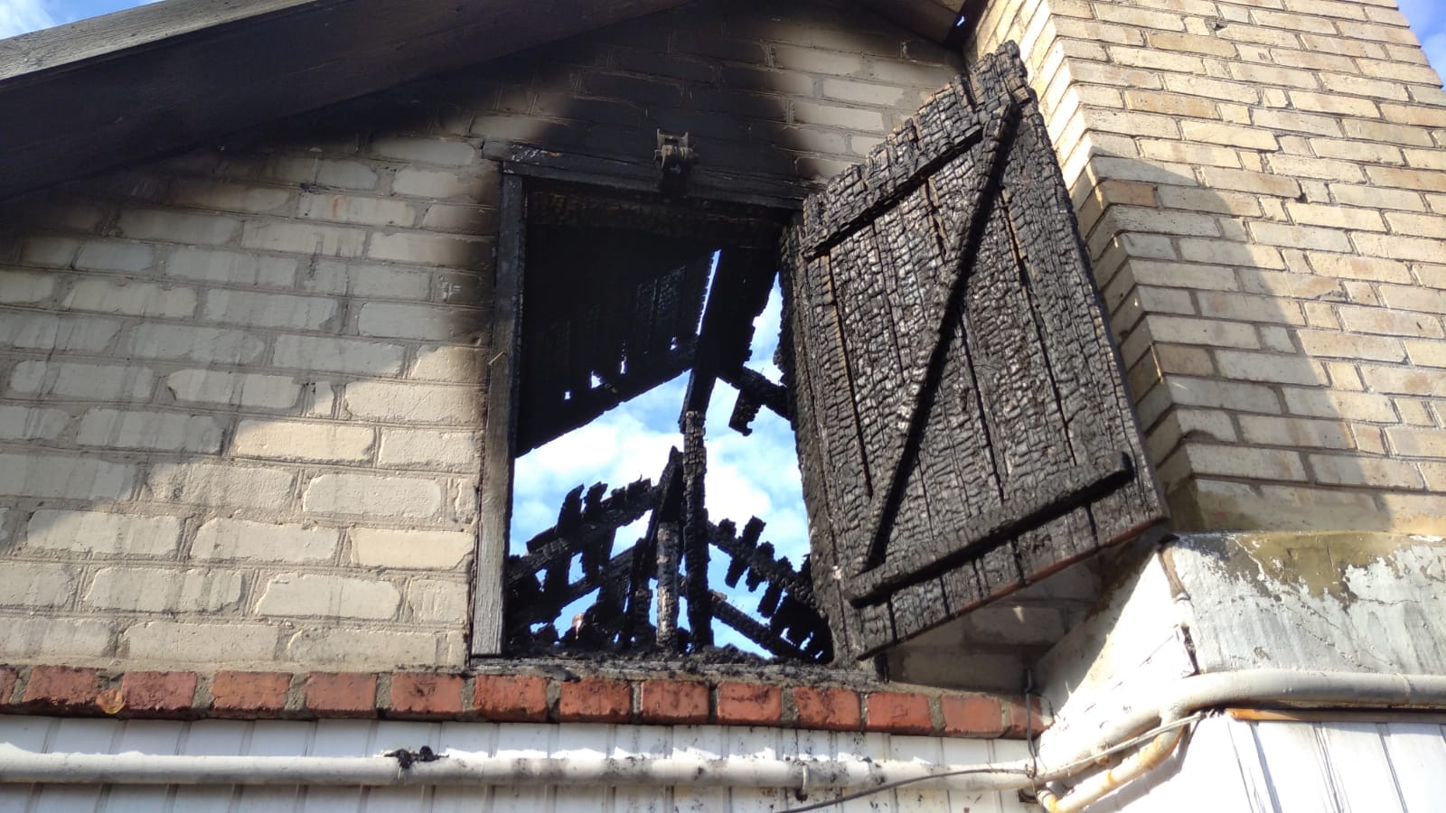 Росіяни обстріляли Торецьк: постраждала лікарня і приватні будинки (ФОТО) 2