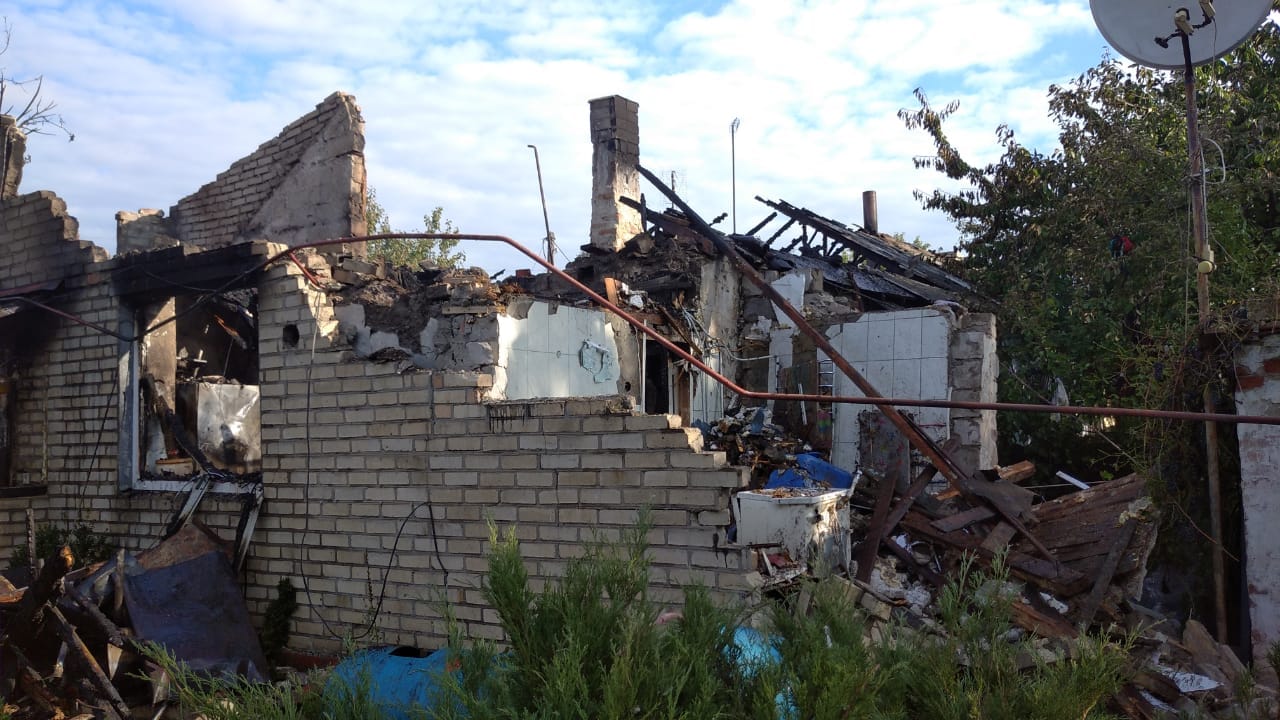 Росіяни обстріляли Торецьк: постраждала лікарня і приватні будинки (ФОТО) 3