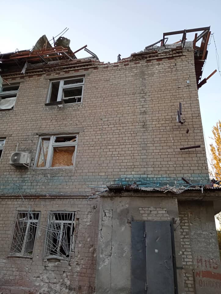Російська армія за добу 32 рази вдарила по Донеччині: загинули 6 жителів області, постраждала дитина (зведення) 9
