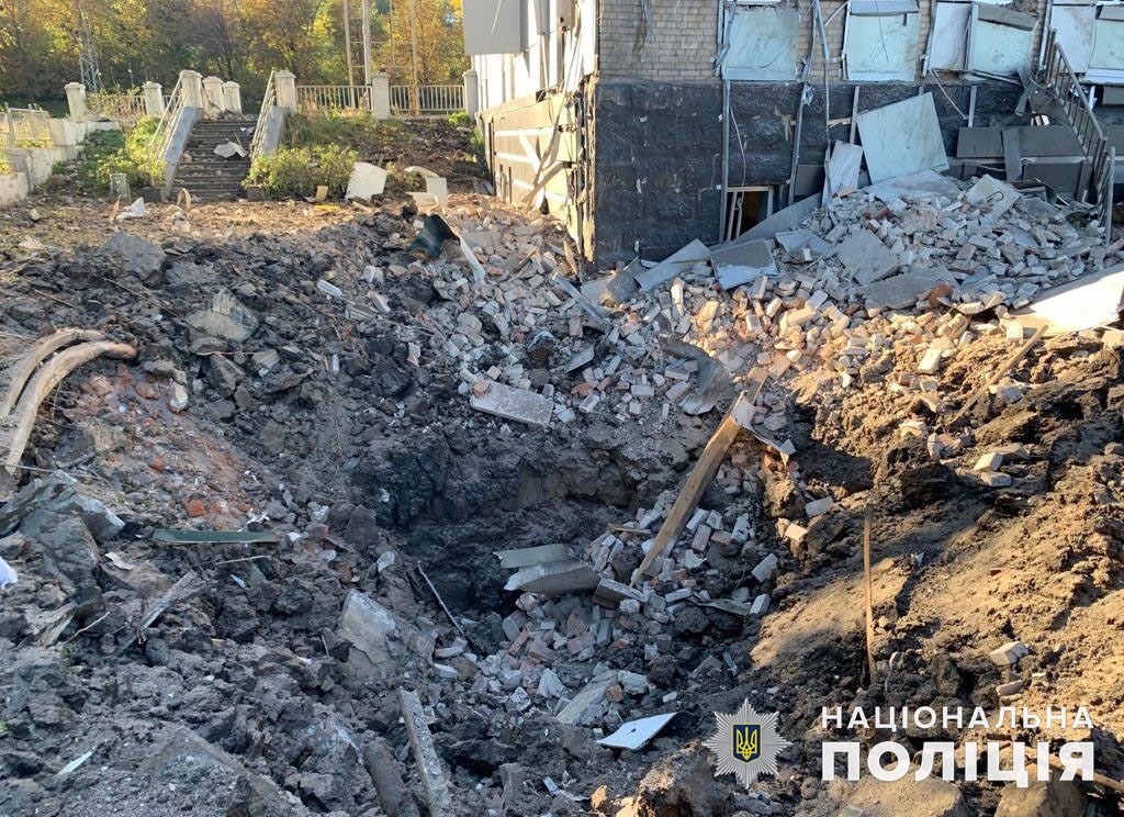 Сутки в Донецкой области: россияне обстреляли 13 населенных пунктов, пострадали 20 человек (некоторые не выжили) 2