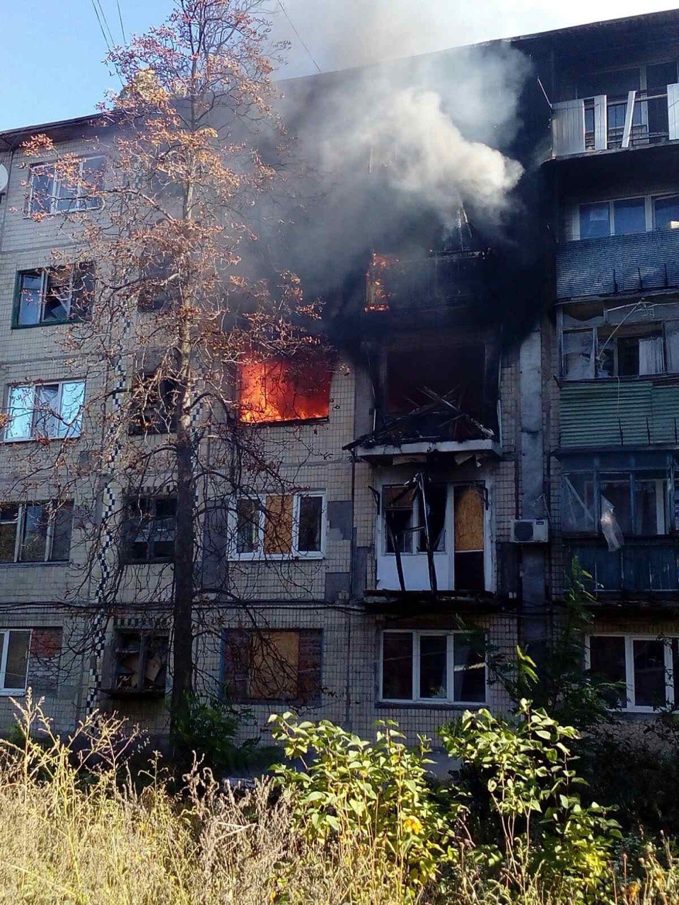 Сутки в Донецкой области: россияне обстреляли 18 населенных пунктов, ранили 16 мирных жителей (некоторых смертельно) 9
