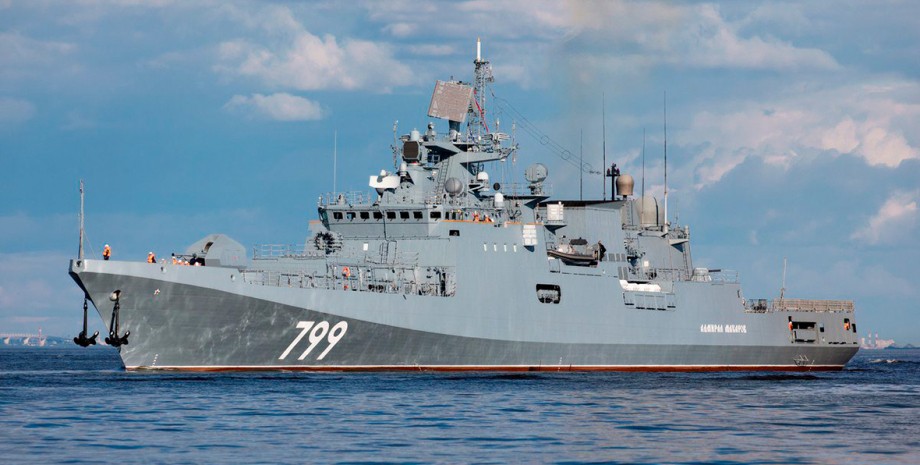 Взрывы в Севастополе: оккупанты признали повреждение своего военного корабля (ФОТО, ВИДЕО) 2