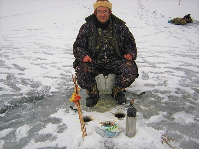 житель Бахмута Геннадий Алимахин на рыбалке в Донецкой области