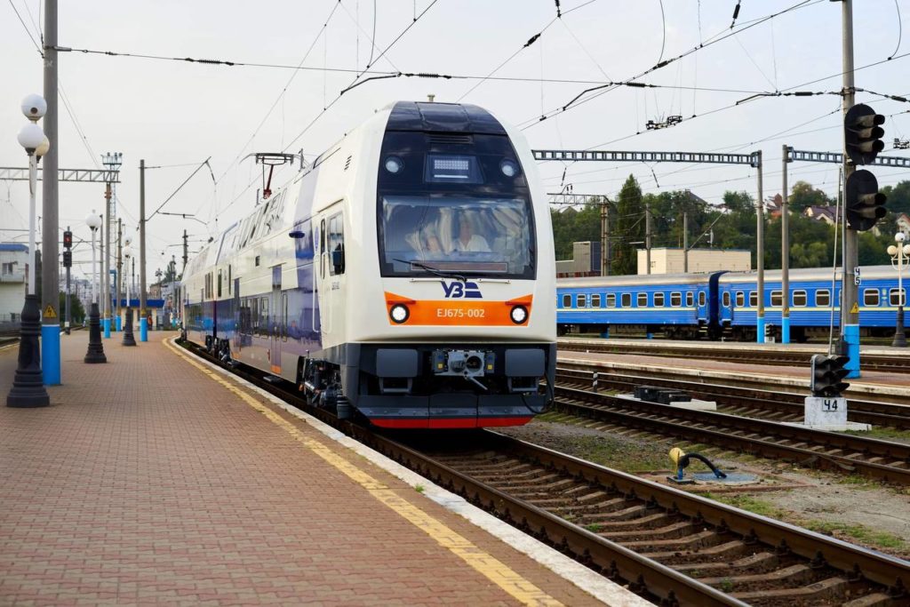 В результате новых российских ударов задерживается поезд из Покровска