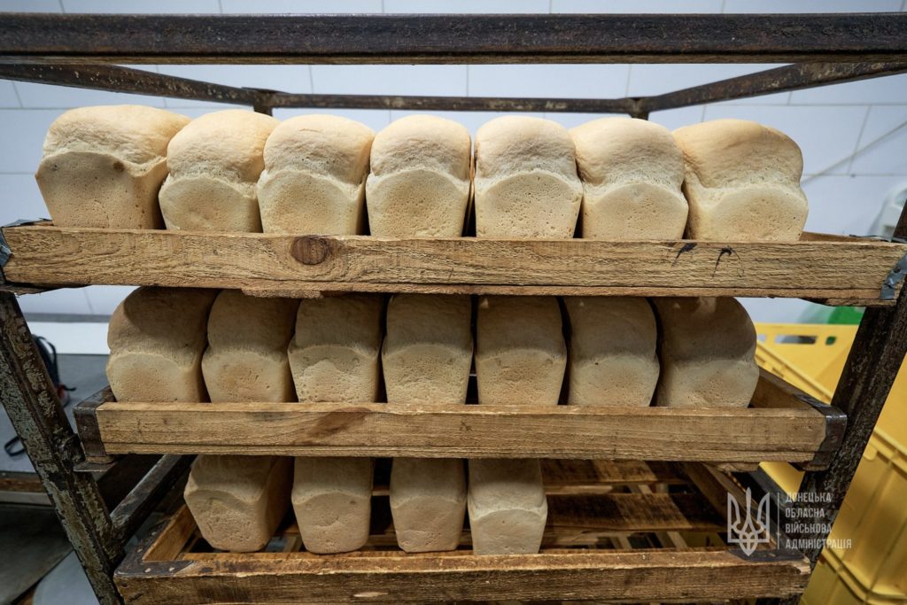У Святогірській громаді знову випікають свій хліб: відновила роботу місцева приватна пекарня (ФОТО)